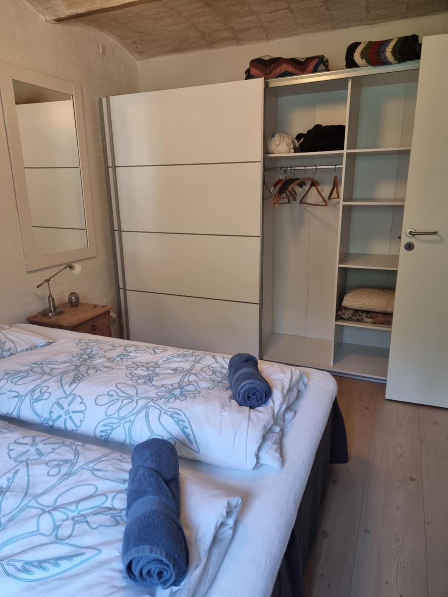 Under Regnbuen, Dit Fristed Pa Haervejen Them Exteriör bild